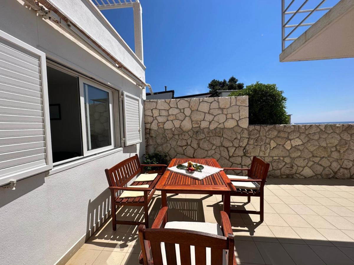 Porthos Apartament *